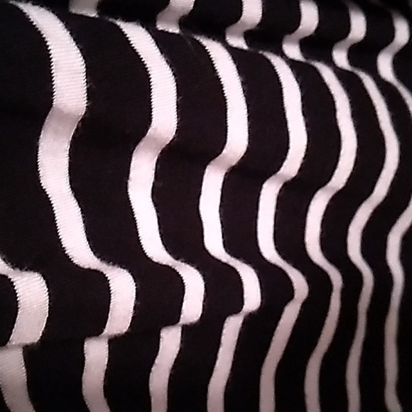 Andre By Unit Small Black&White Striped Tank Top - Picture 2 of 7